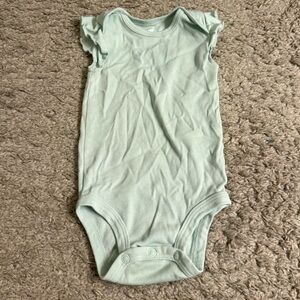 Carter's Light Green Mint Ruffle Sleeve Bodysuit Onesie - 6 months